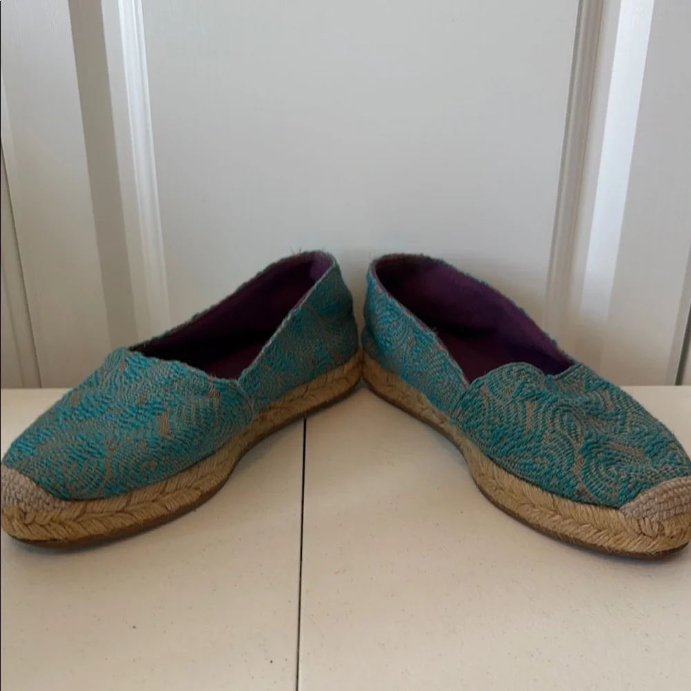 *MYMU ESPADRILLES TEAL & TAN WOVEN FLATS ( sz US 5 or Euro 36)